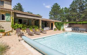 Maisons de vacances Nice Home In Callian With 4 Bedrooms, Outdoor Swimming Pool And Heated Swimming Pool : photos des chambres