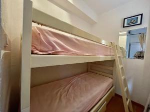 Maisons de vacances Villa a Cavalaire-sur-Mer avec piscine, sauna, parking et animaux acceptes - FR-1-226B-156 : photos des chambres