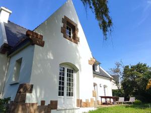 Grande Maison Familiale à Trégastel avec Jardin Clos, Terrasse et WIFI - FR-1-368-393