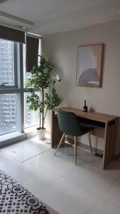 1BR executive unit in Uptown Parksuites BGC