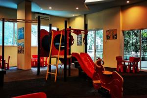 KLCC Luxurious 2 Floors Homestay 5BR for 15pax