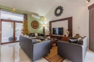 Villa Budha 1: 4bedrs 12m Pool, 700m2 garden with BBQ