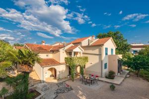 APARTMAN IVONA U PRIZEMLJU 