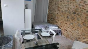 Appartements Studio a Le Boulou centre ville- pour 2 - petit prix- check in 17-19h : photos des chambres