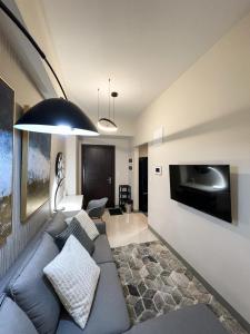 Amazing Unit and View in Uptown Parksuites BGC