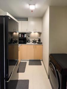 Amazing Unit and View in Uptown Parksuites BGC