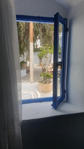Stathis Apart 2