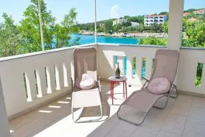 SeaSide VARSAN - Borovići