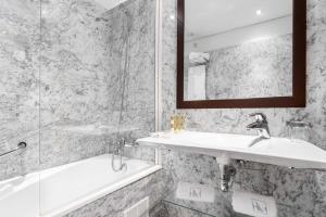 Family Room room in Eurostars das Artes