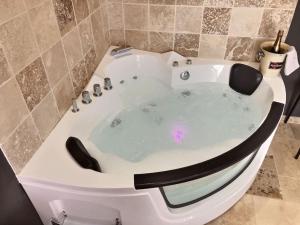 Appartements Appartement Balneo Jacuzzi Ext. : photos des chambres