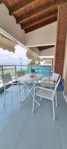 Bungalow White Apartments