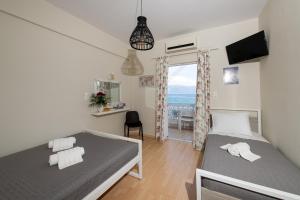 Moukas Seaside Apartments Romantico
