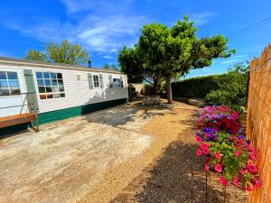 Campings Superbe mobil home canal du midi somail : photos des chambres