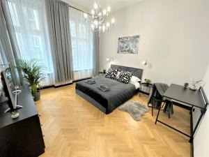 LUXURY 100m2 LOFT Design-Apartment at WAWEL + Netflix