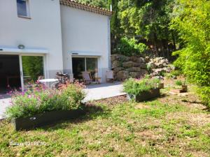 Appartements Un ecrin de verdure et plus.. : photos des chambres