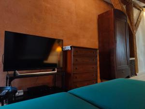 Old Towns Charming Attic Studio