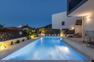 Villa ToDo with heated pool and jacuzzi