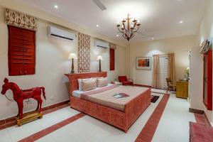 Khohar Haveli with Complimentary Breakfast and outdoor pool