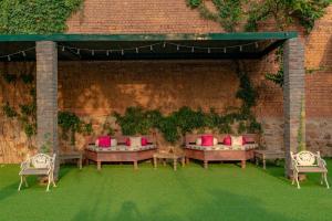 Khohar Haveli with Complimentary Breakfast and outdoor pool
