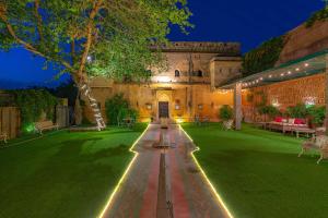 Khohar Haveli with Complimentary Breakfast and outdoor pool