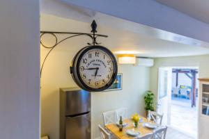 CASA MARIO-charming stone house with jacuzzi