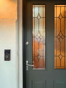 Cosy Cottage 2 Bedroom Great Location Close to Transport