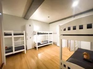 Puerto Princesa Airport Side Hostel - Bacungan