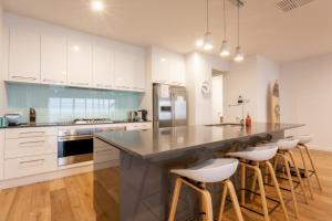 Ocean At Seaford- Beachfront Luxury-Free Wifi