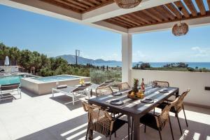 Villa Roselia - Luxury Escape with Magnificent Views, by ZanteWize