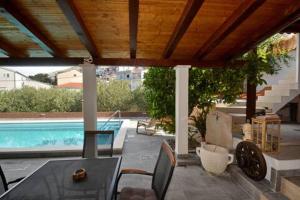 Villa Vlade- from the heated pool to the beach in 1 minute