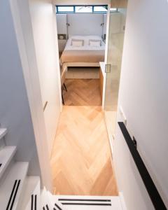 Beautiful Amstel houseboat