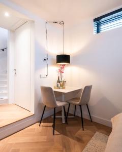 Beautiful Amstel houseboat