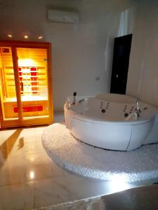 Deluxe Suite with Sea View