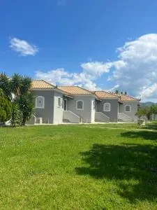 Odysseas rooms - Mourtáton