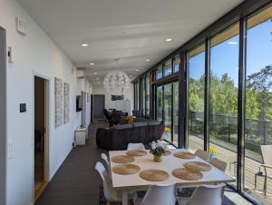 Kartanonrinteen Amanda