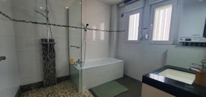 Appartements AOG PRESTIGE Private SPA Jacuzzi Sauna Parking, Colmar : photos des chambres