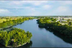 Fabulous Lakeshore House Fully Airconditioned Hi-speed WiFi 300 Mbps