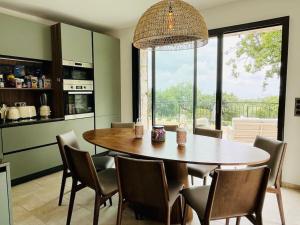 Villas Paisible et Spacieuse Villa avec 4 suites independantes : photos des chambres