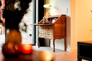 Bij de secretaris - 卡尼