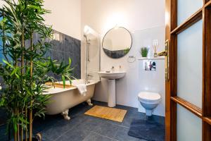 The- POINT- 3BR Bright Cloud