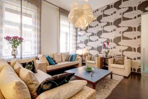 Three-Bedroom Apartment room in City Central Apartments