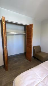 Cozy Private Room With Two Beds