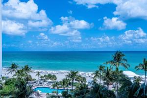 TRUMP INTERNATIONAL BEACH RESORT 2 BEDROOM APARTMENT 1600 Sqf Ocean and Bay View