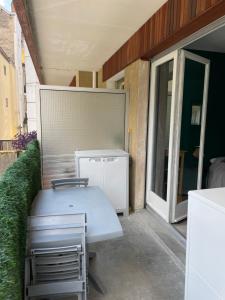 Appartements Studio hypercentre 27m2 avec balcon et parking : photos des chambres