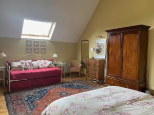 Maisons de vacances Entire Farm House stay, La Gerouardiere : photos des chambres