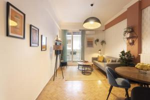 Pausaniou8