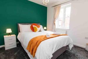 Cloudstays Birmingham Luxury Townhouse 2 lakes sleeps upto 8 Free Parking & WIFI