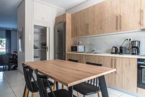 Sunny Escape:Stylish and Roomy Apt in Beach Haven!