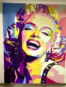 Яркая квартира в стиле Поп Арт в центре города Караганда - Bolʼshaya Mikhaylovka