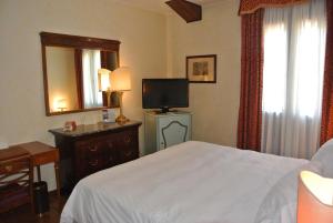 Classic Double Room room in Hotel Villa Cipriani